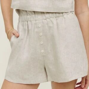 Reformation 100% Linen Shorts‎ Women’s Size 8- Color Oatmeal